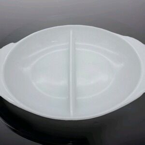 Pyrex 1.5‎ Qt Milk Glass Divided Casserole Serving Dish #1083 Vintage
